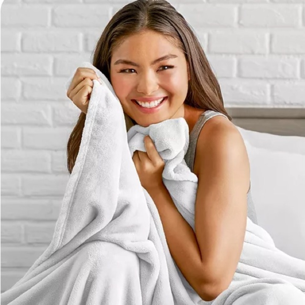 Bare | micro plush fleece blanket size full/queen